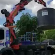 Locação caminhão munck com fly jib